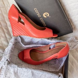 Corso Como Smith Peep Toe Wedge Heels Coral Leather 9.5 NWT